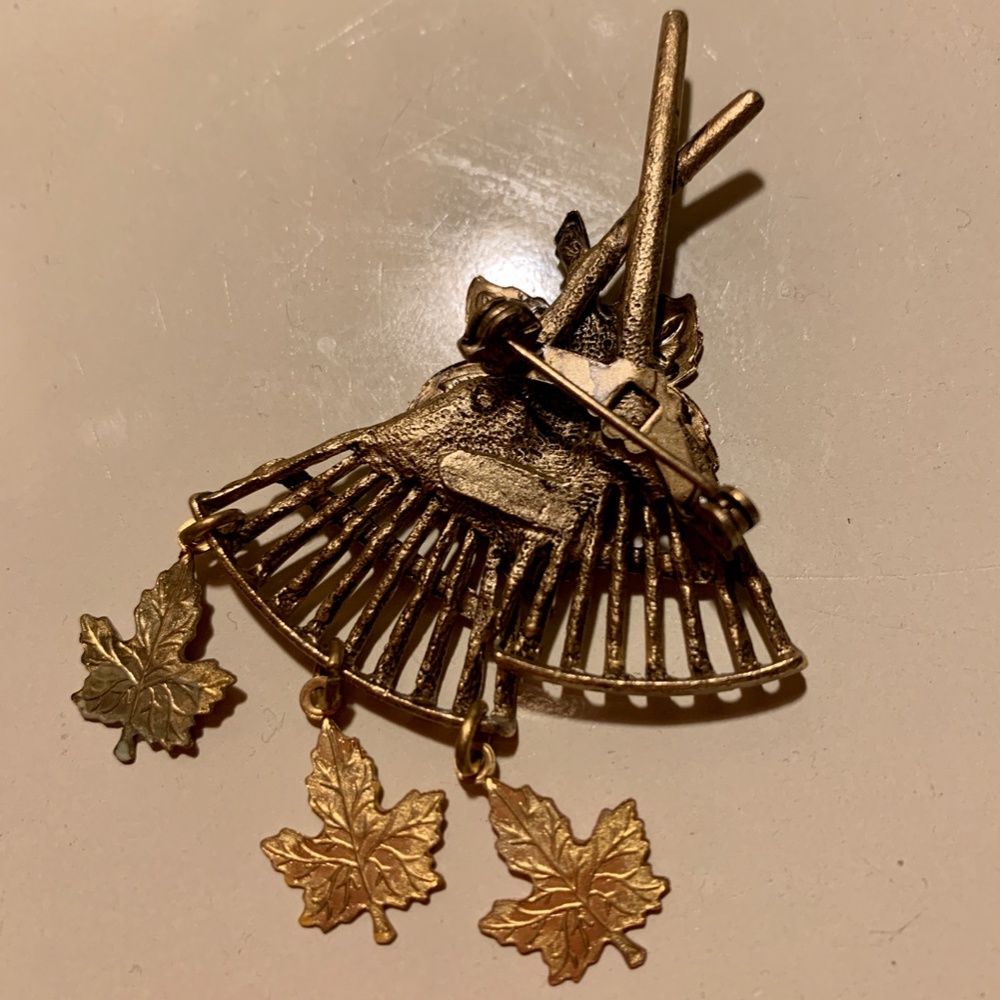 Autumn Rake & Maple Leaf Dangle Pin - Fall Harvest - Picture 4 of 6